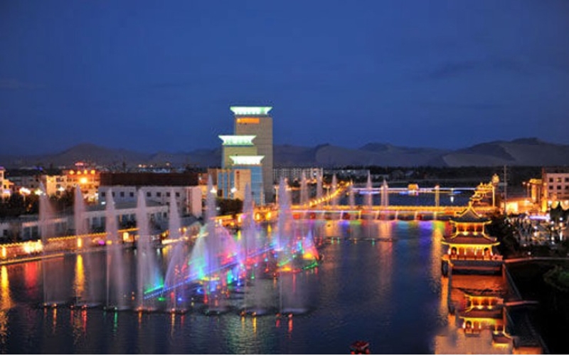 無(wú)“疫”敦煌蓄水造景 待“春暖花開(kāi)”